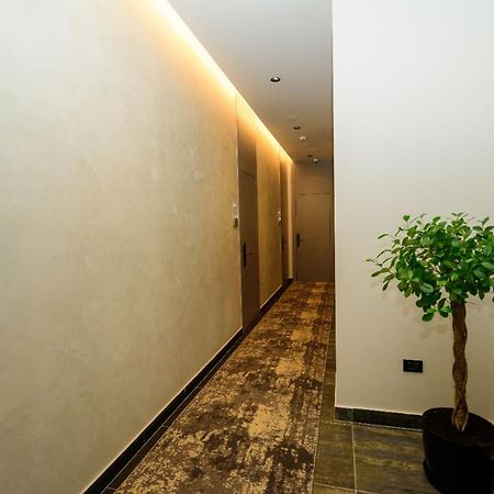 Hotel Zeneli Vlorë Buitenkant foto