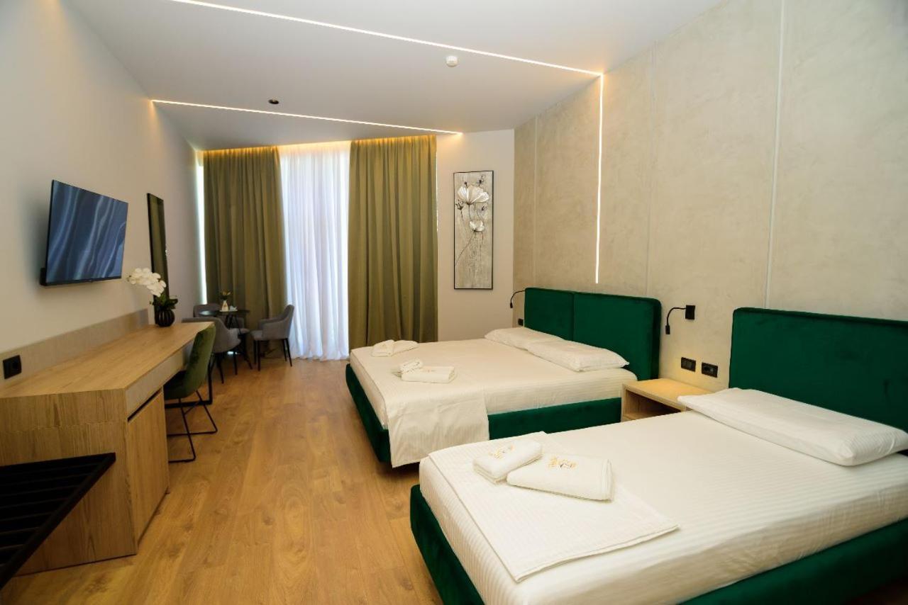 Hotel Zeneli Vlorë Buitenkant foto