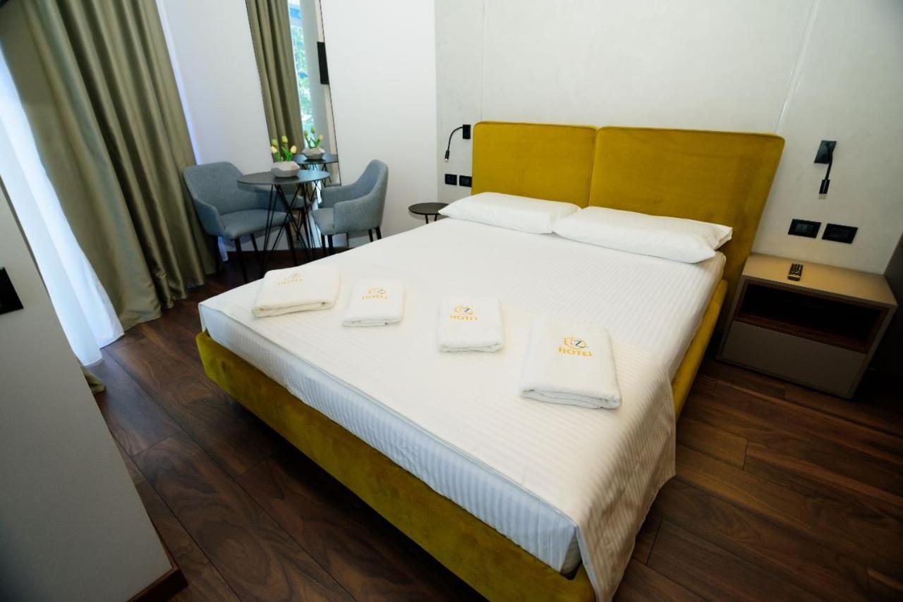 Hotel Zeneli Vlorë Buitenkant foto