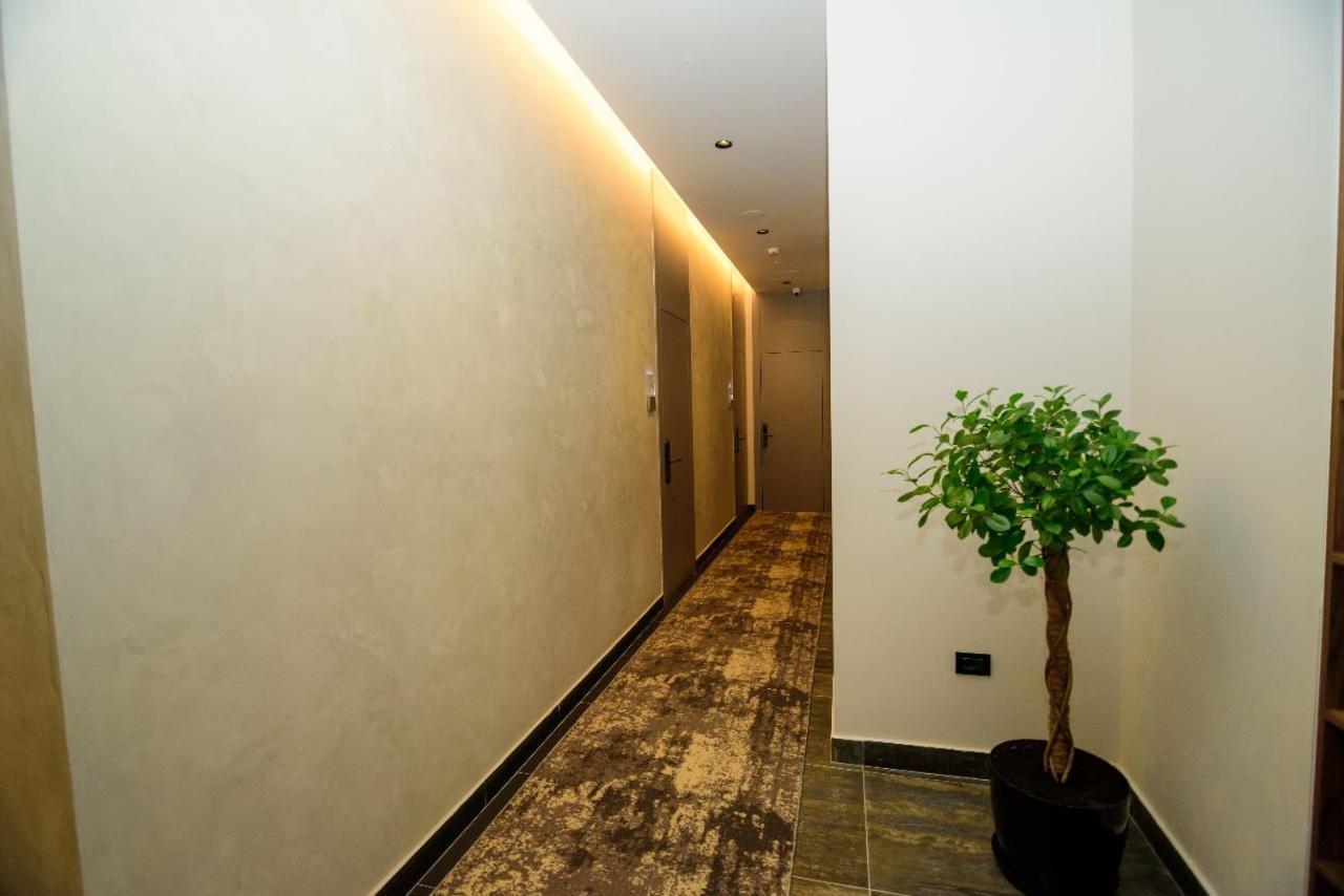Hotel Zeneli Vlorë Buitenkant foto
